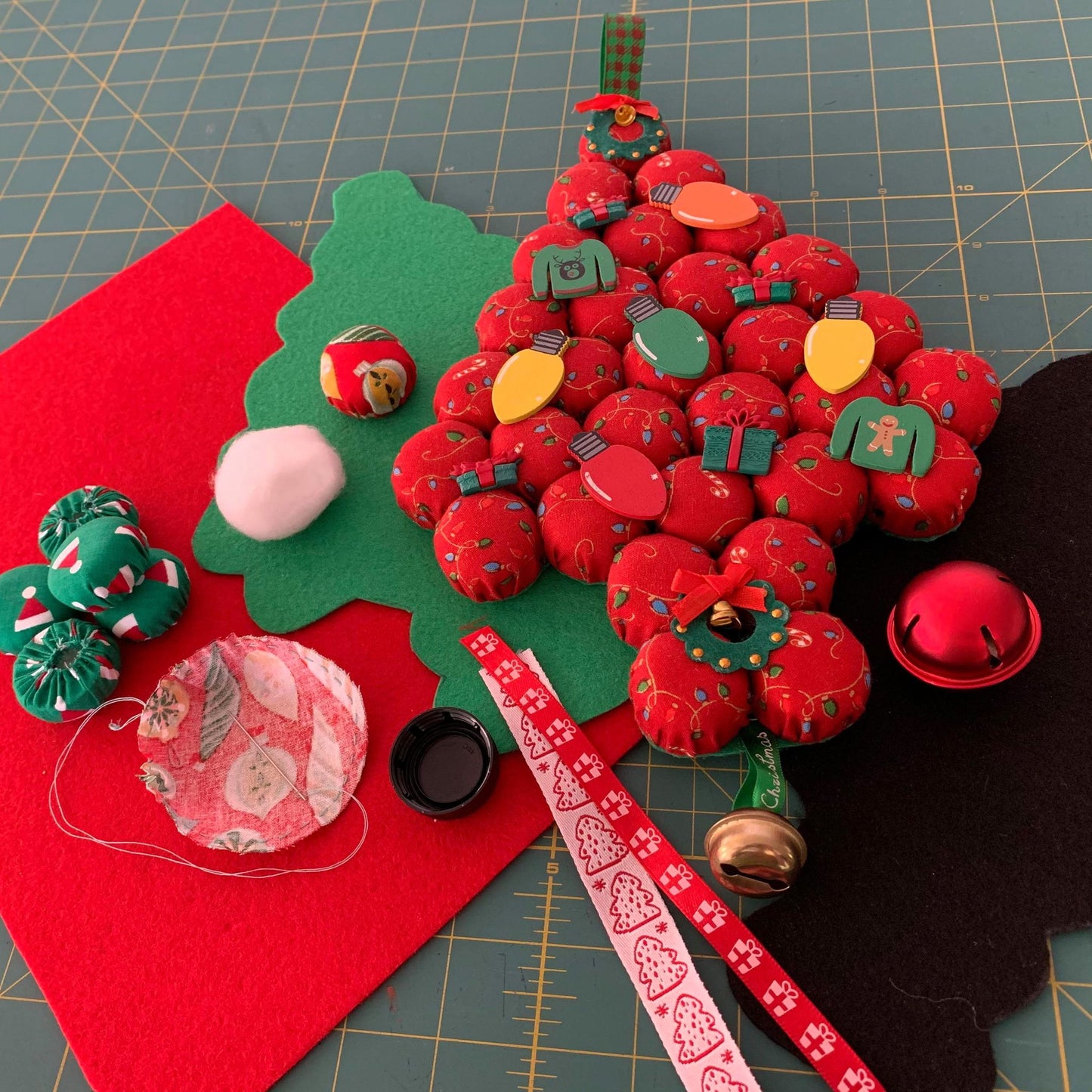 MUMMA WHOOPEE- "PINK PLAID"- SMALL BOTTLE TOP CHRISTMAS TREE WALL HANGING