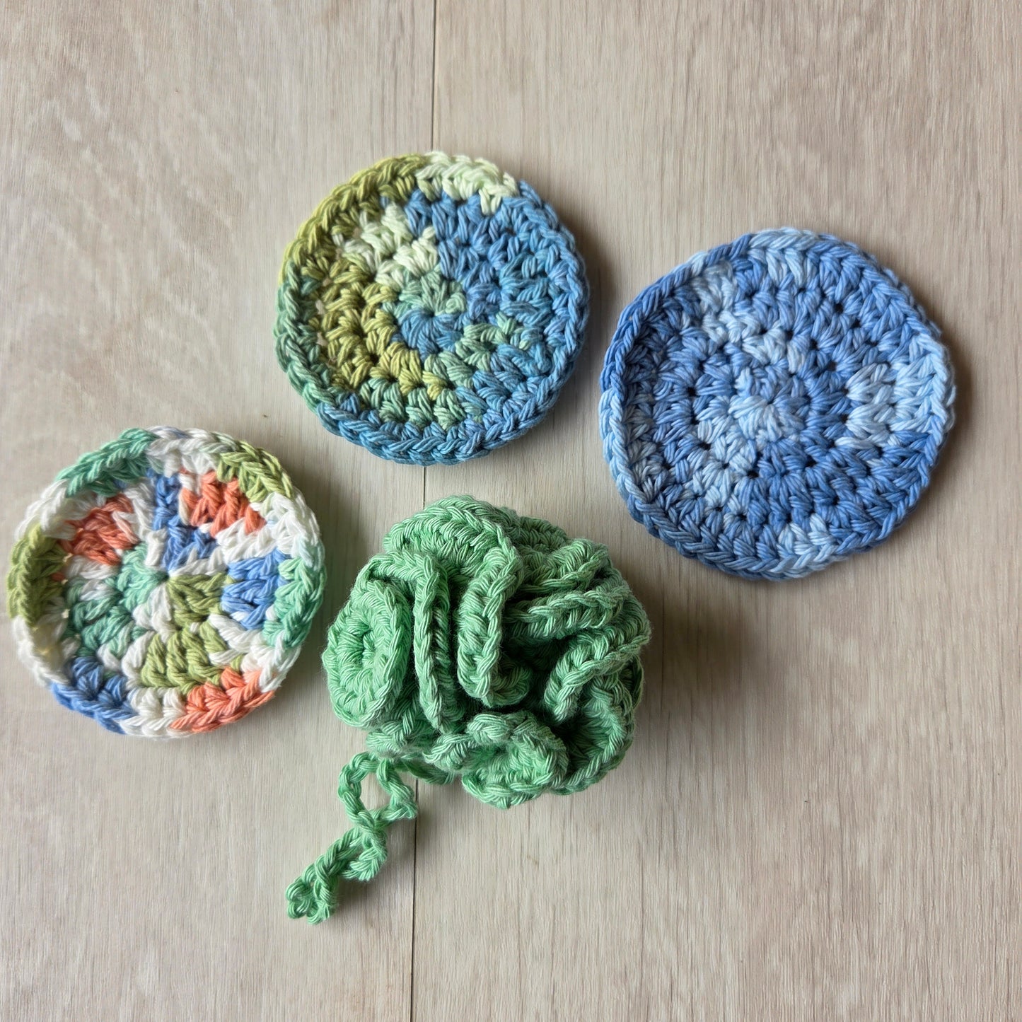 FIBRESCAPE - Make up Removers and Body Scrubber set Blue basket