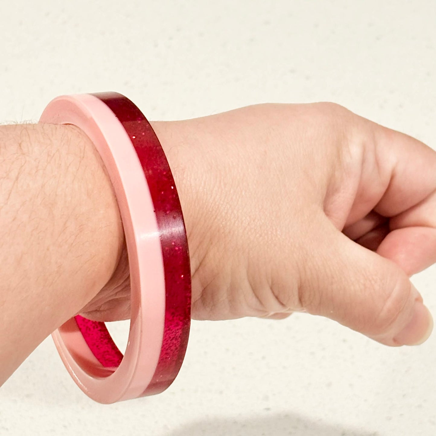 RAY BY DESIGN - Resin Bangle 2 Tone Pink Glitter Round