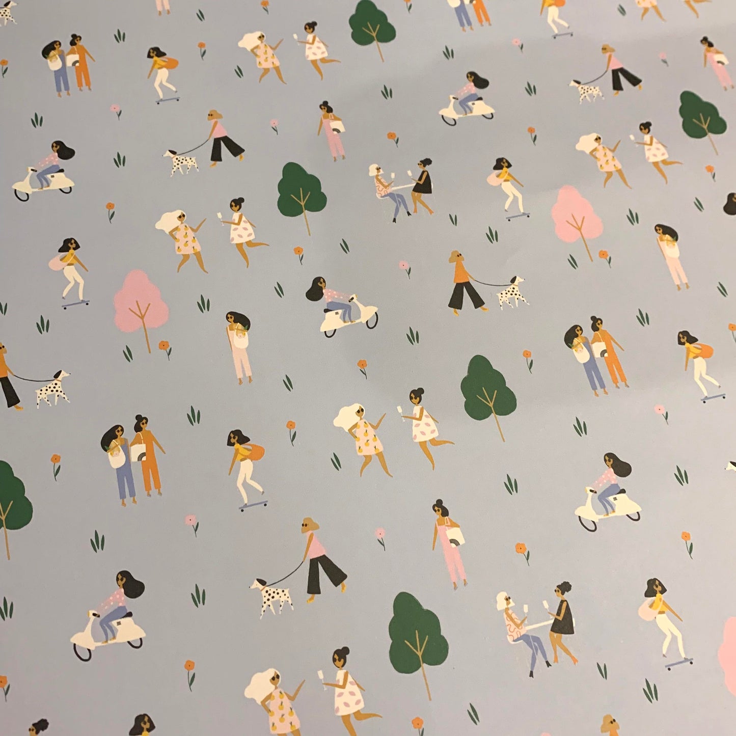 NUOVO - Gift Wrap- Girly Holiday