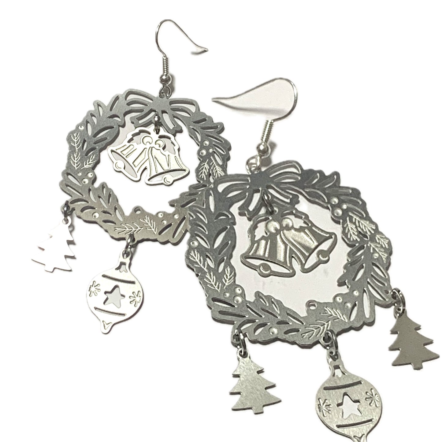 MAKIN' WHOOPEE - “SILVER WREATHS" MULTIPIECE DANGLE CHRISTMAS EARRINGS