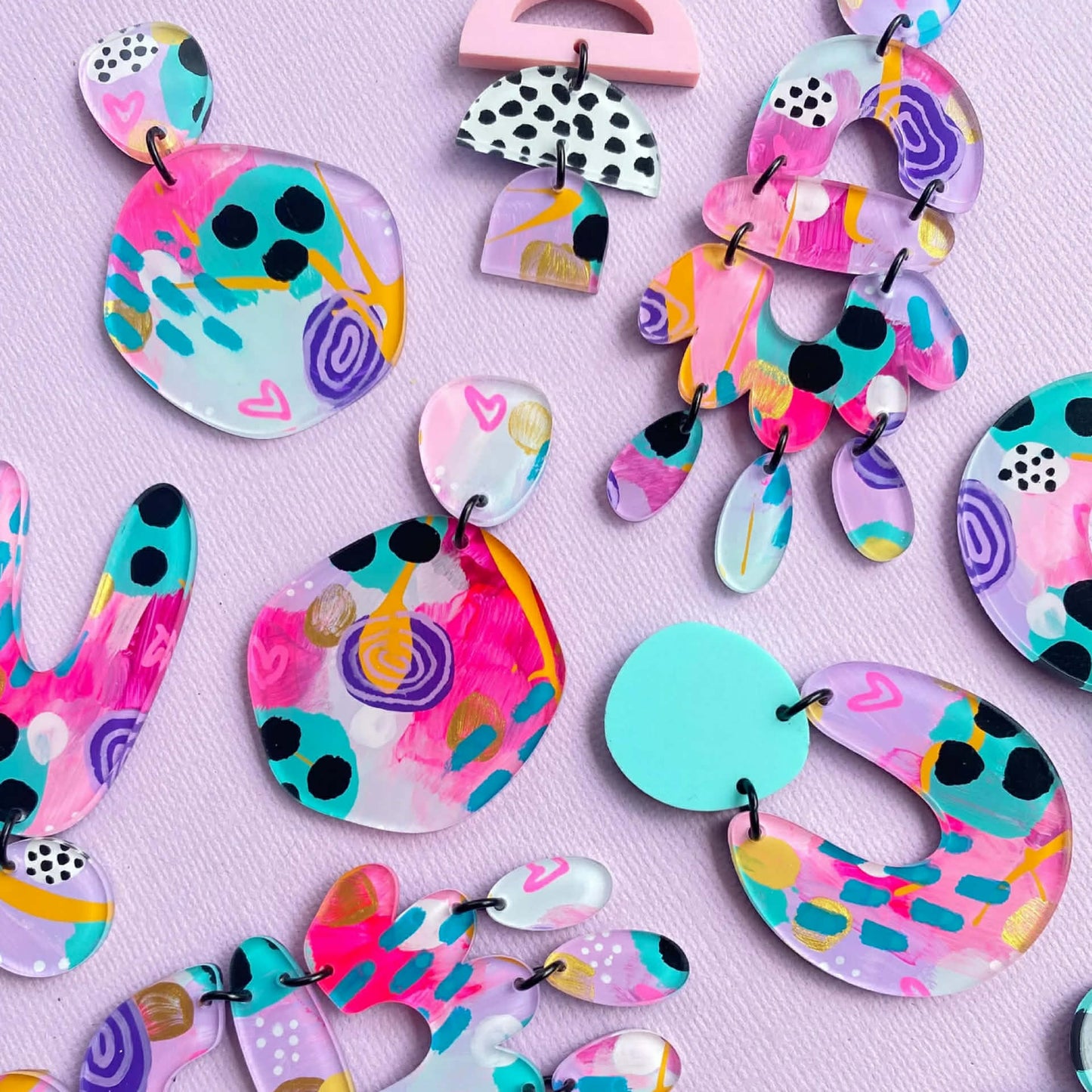 DAISY AND BUNNY - OLIVIA DANGLES - COLOUR BOMB 1