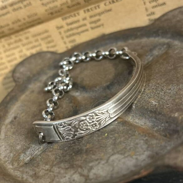 MOLLY MADE- "Mayfair Bar" Chain Bracelet