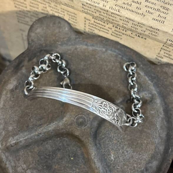 MOLLY MADE- "Mayfair Bar" Chain Bracelet