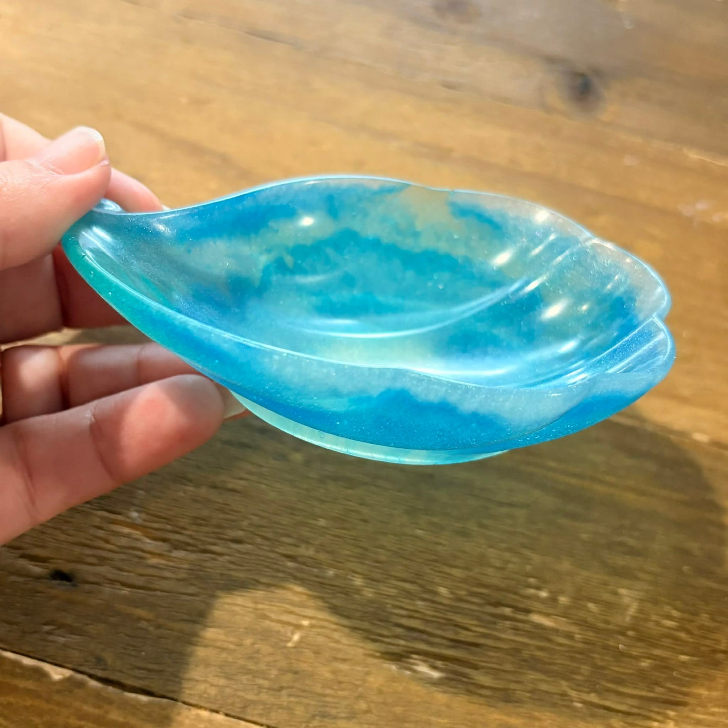BRENDA STONE ART - Curved Shell Resin Dish