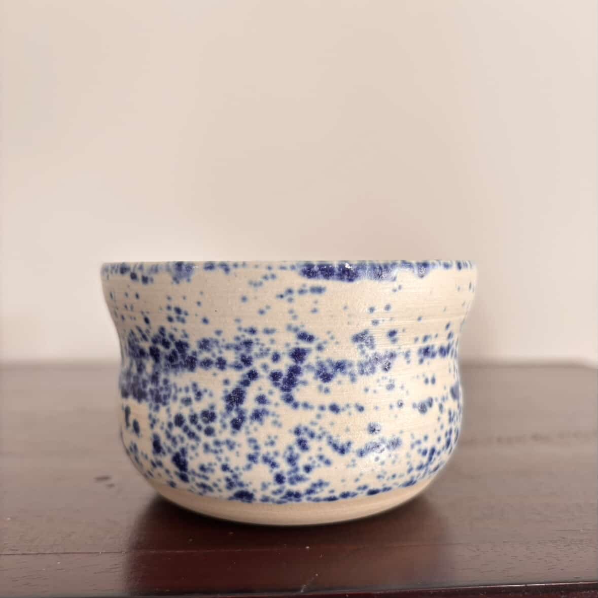 POTTERESS BY ALICIA - Wobbly Cup White Clay Blue Speckled #1