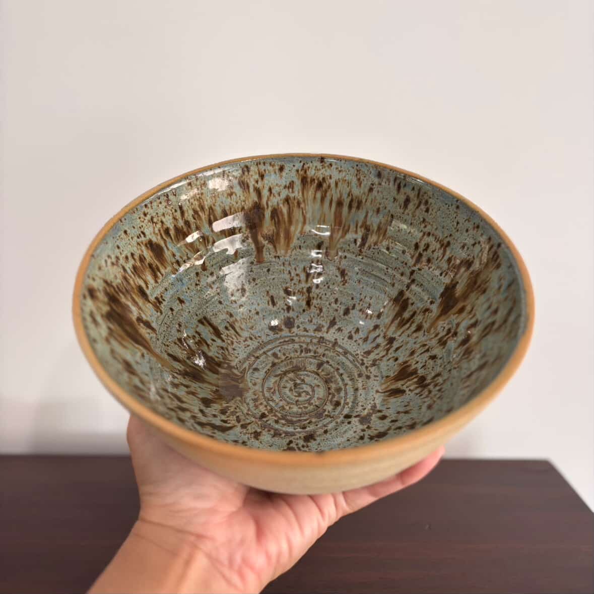 POTTERESS BY ALICIA - Large Salad/Pasta Bowl - Brown clay, blue and brown flecks