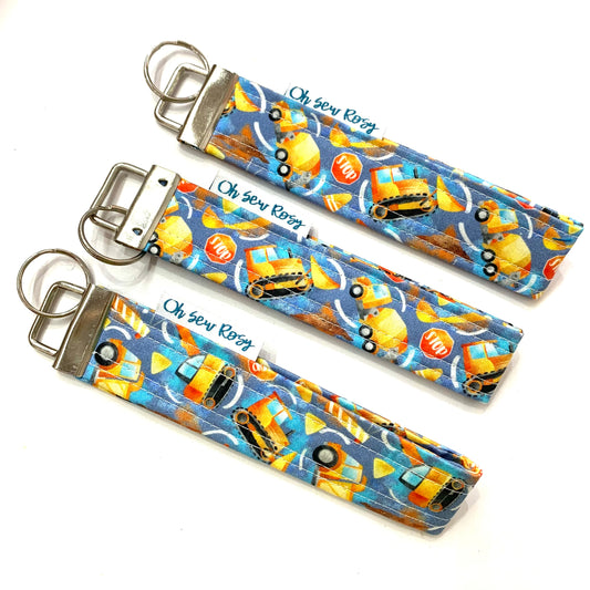 OH SEW ROSY: KEY FOBS/WRISTLET- TRUCKS & DIGGERS