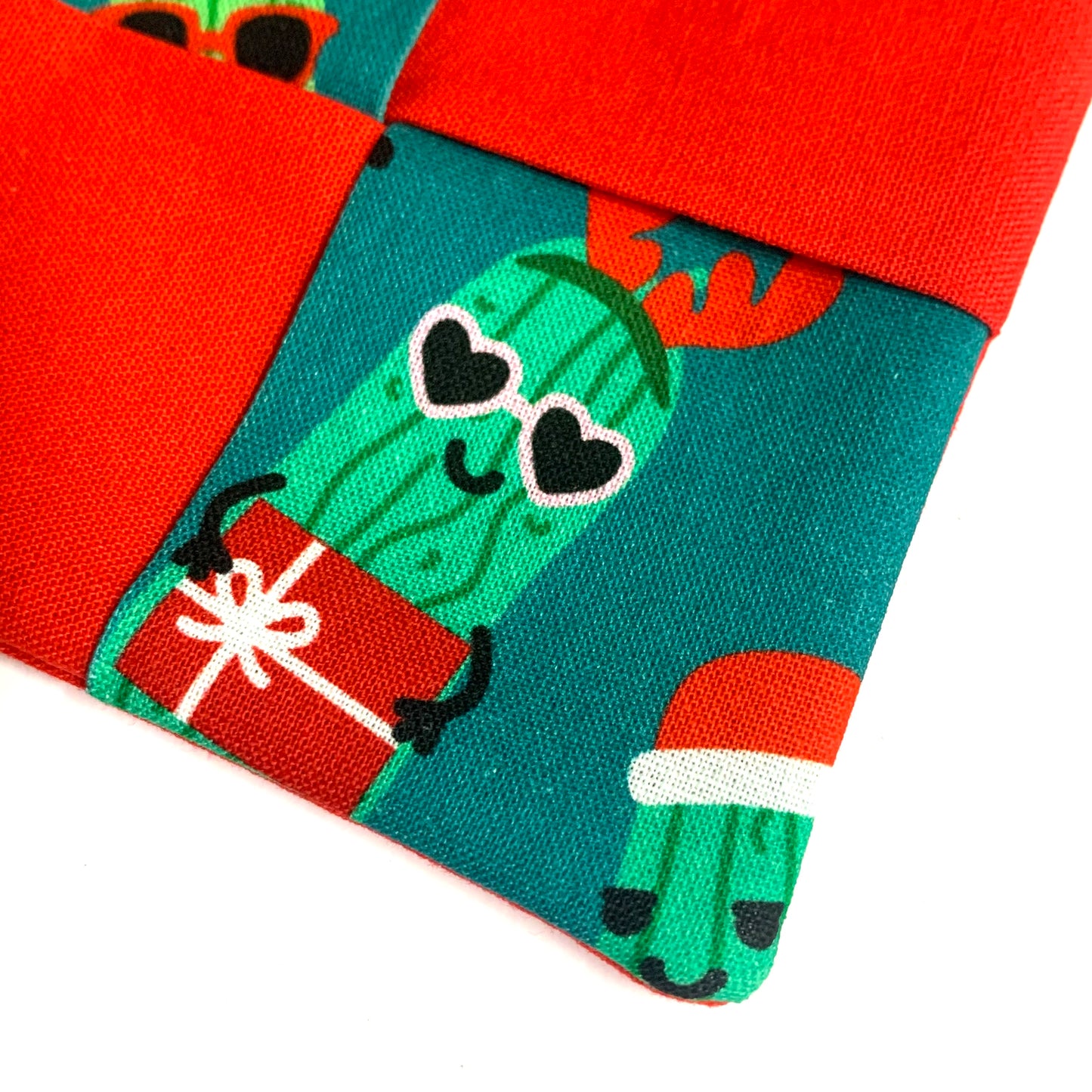 MUMMA WHOOPEE- SINGLE CHRISTMAS WINE GLASS SLIPPER/COASTERS- Christmas Pickles & Red