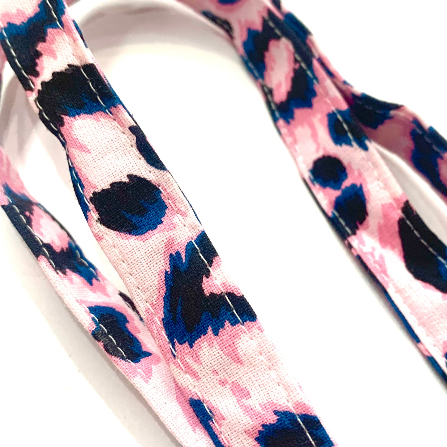 OH SEW ROSY: FABRIC LANYARD - Pink Leopard Print