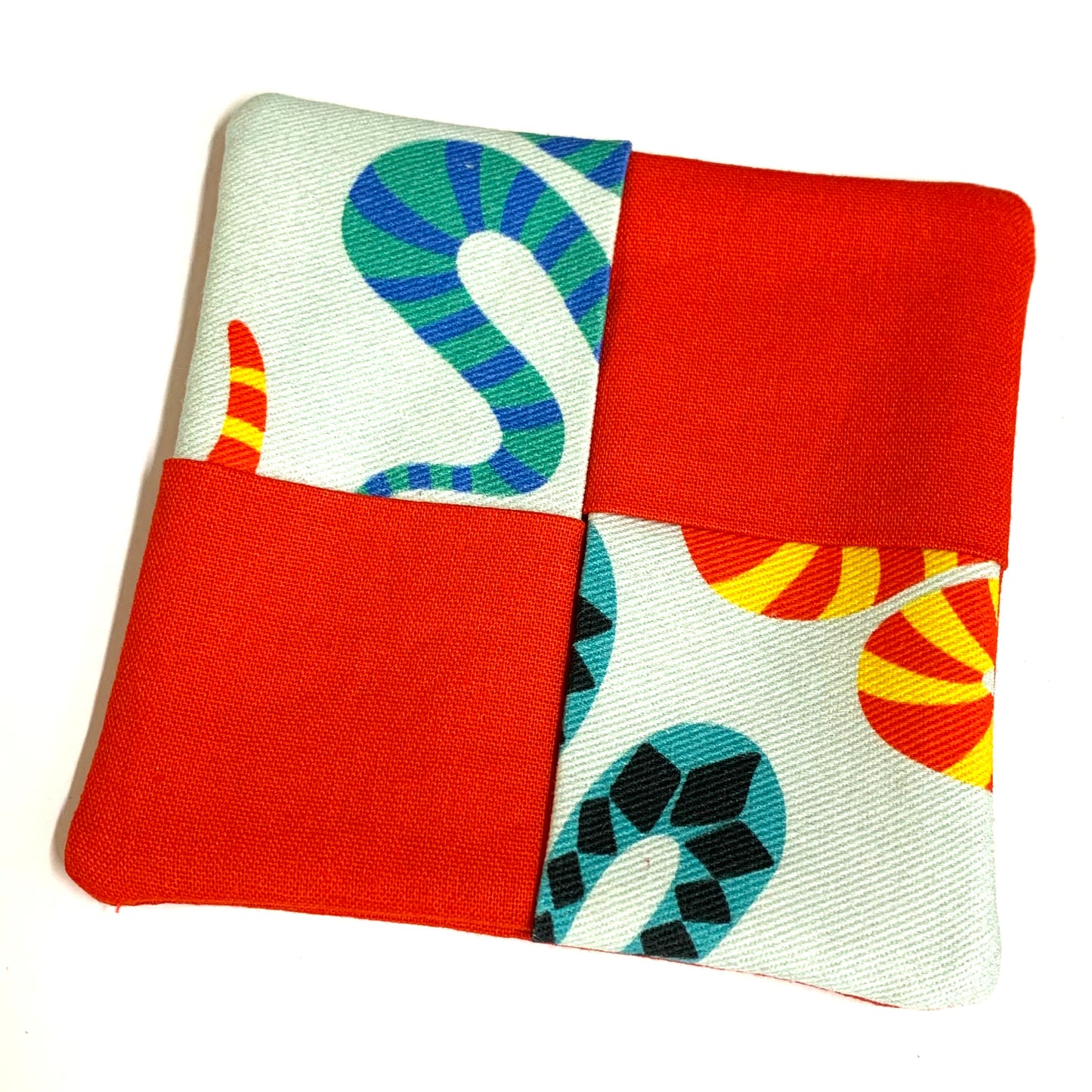 MUMMA WHOOPEE- SINGLE WINE GLASS SLIPPER/COASTERS- Funky Snakes & Red
