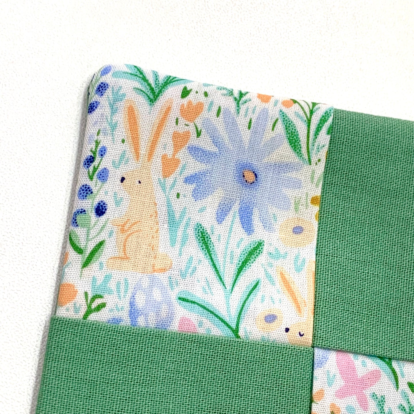 MAKIN' WHOOPEE- SINGLE WINE GLASS SLIPPER/COASTERS- Bunny Meadow & Green