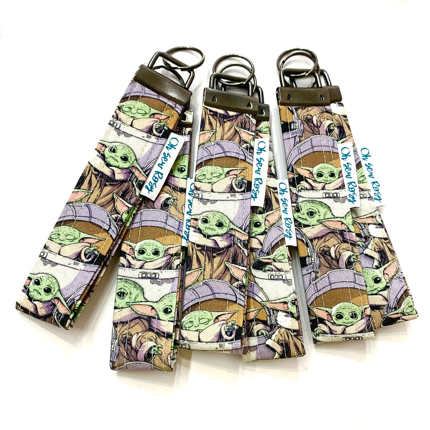 OH SEW ROSY: KEY FOBS/WRISTLET- GROGU (MANDOLORIAN / STAR WARS)