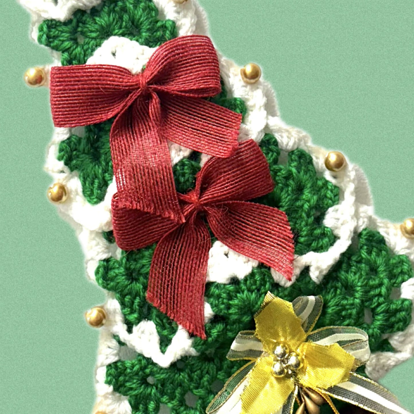 BEAKNITS- "OH CHRISTMAS TREE"- CROCHETED WALL HANGING 1