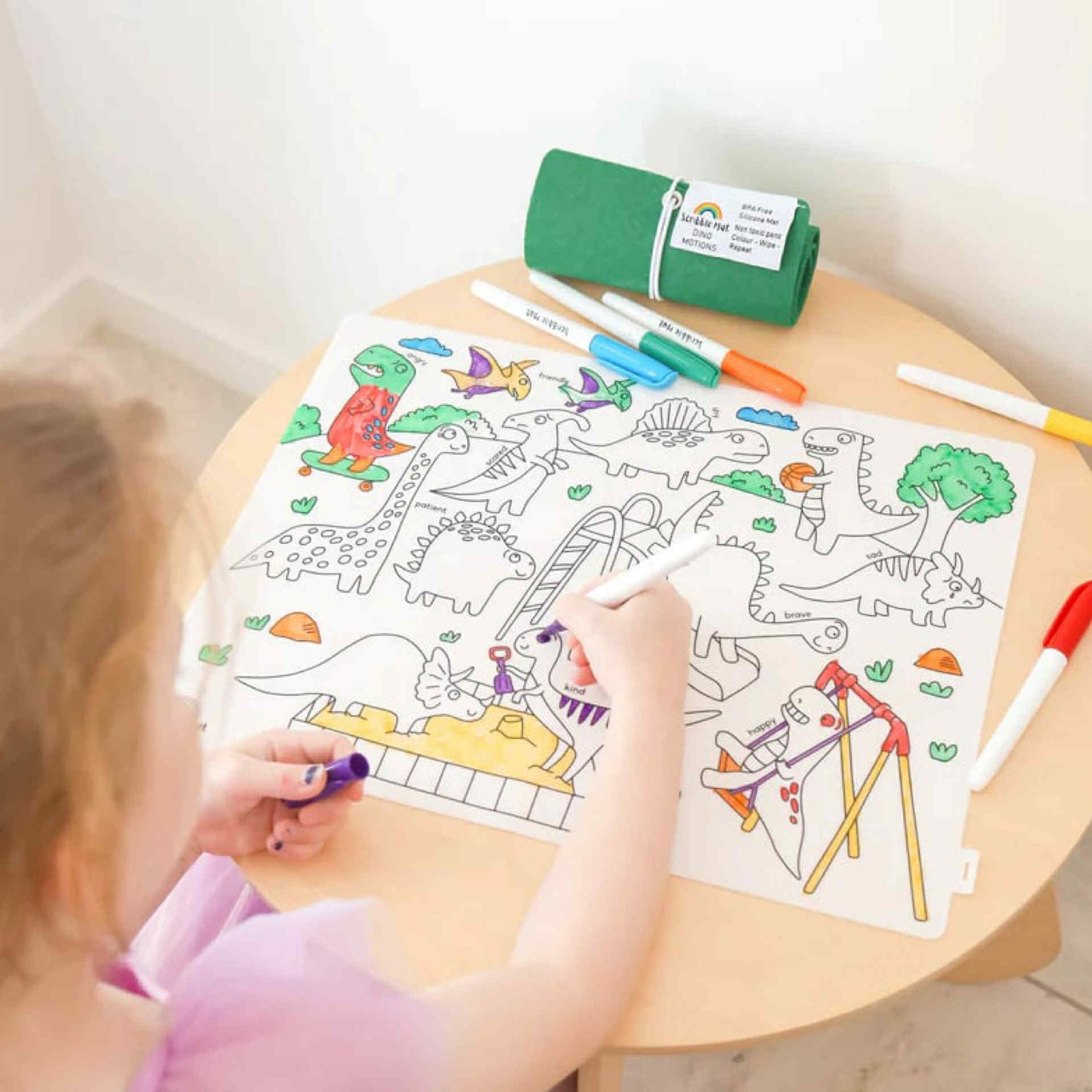 SCRIBBLE MAT- ORIGINAL- Dino Motions Reusable Scribble Mat- 6 Pens