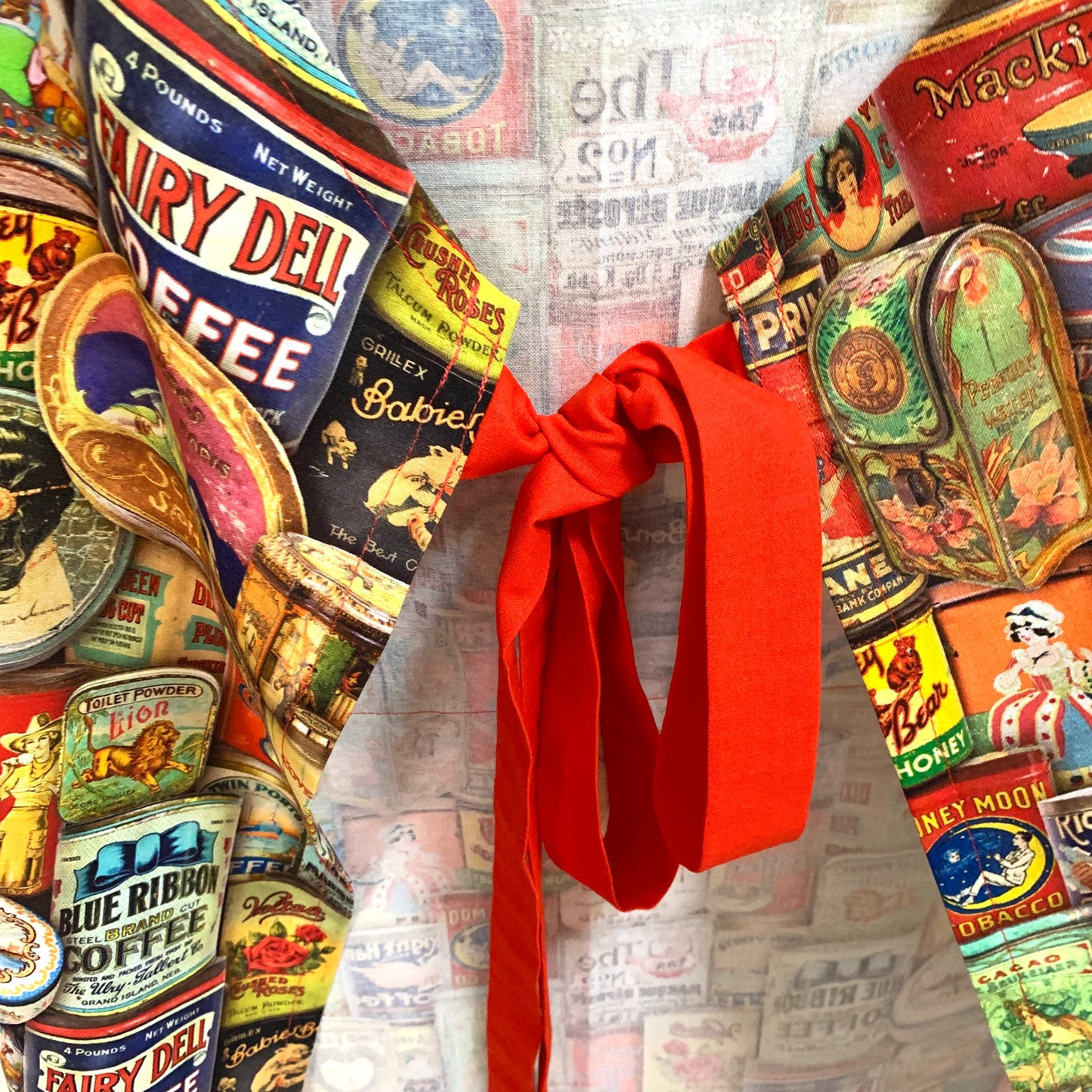 MUMMA WHOOPEE - "Vintage Tins" FABRIC APRON