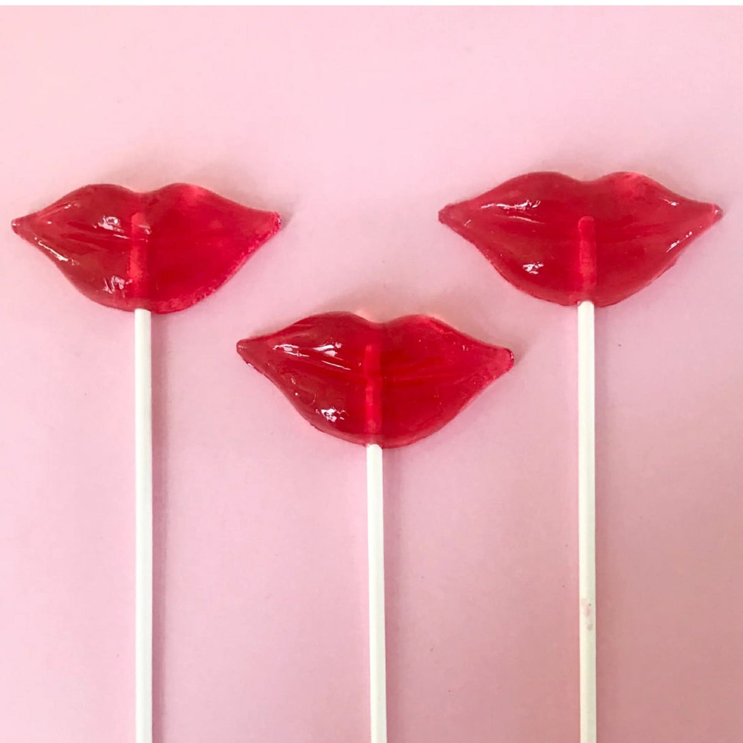 SWEETIE DARLING CANDY - Sweet Lips Lollipop Raspberry