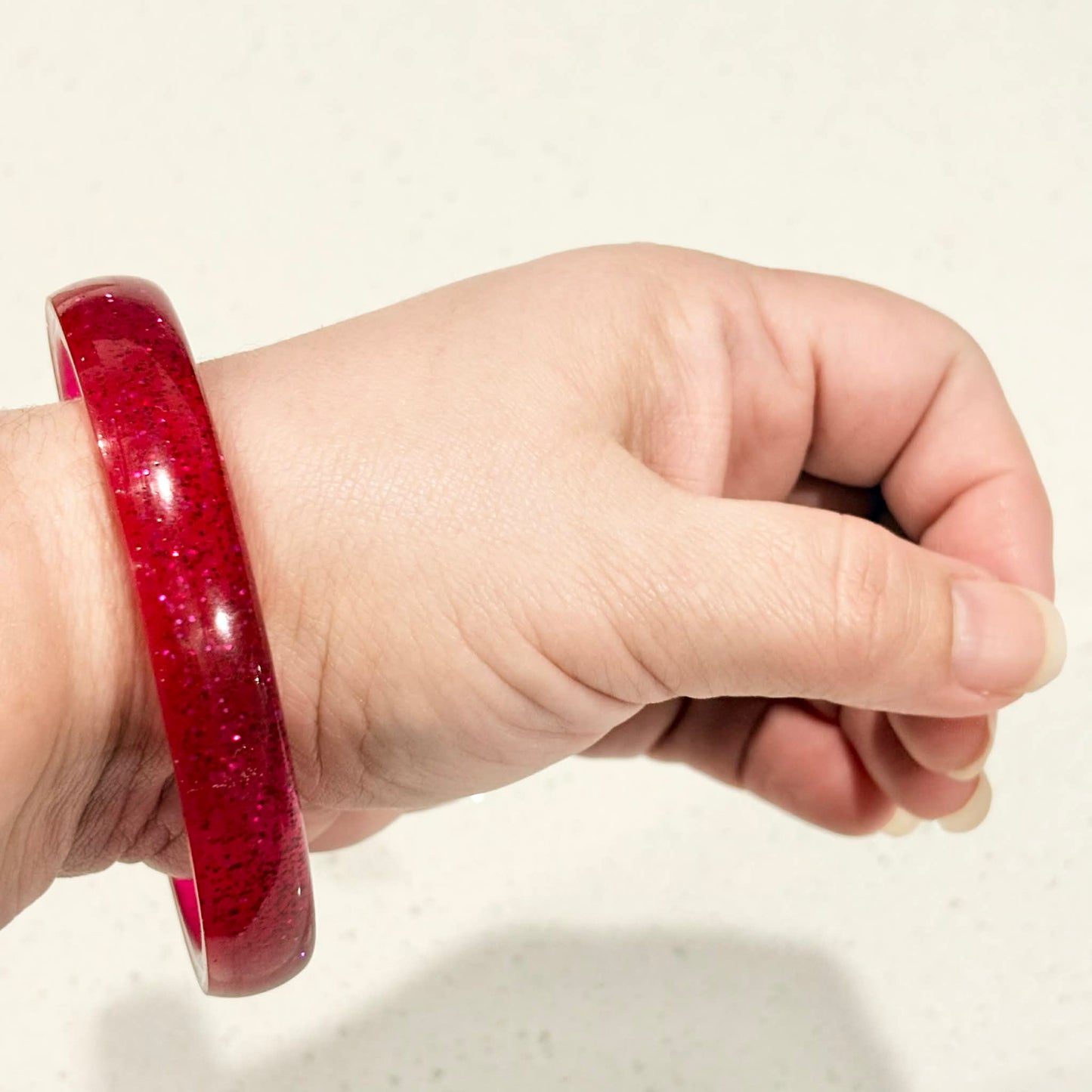RAY BY DESIGN - Resin Bangle Pink Glitter Round