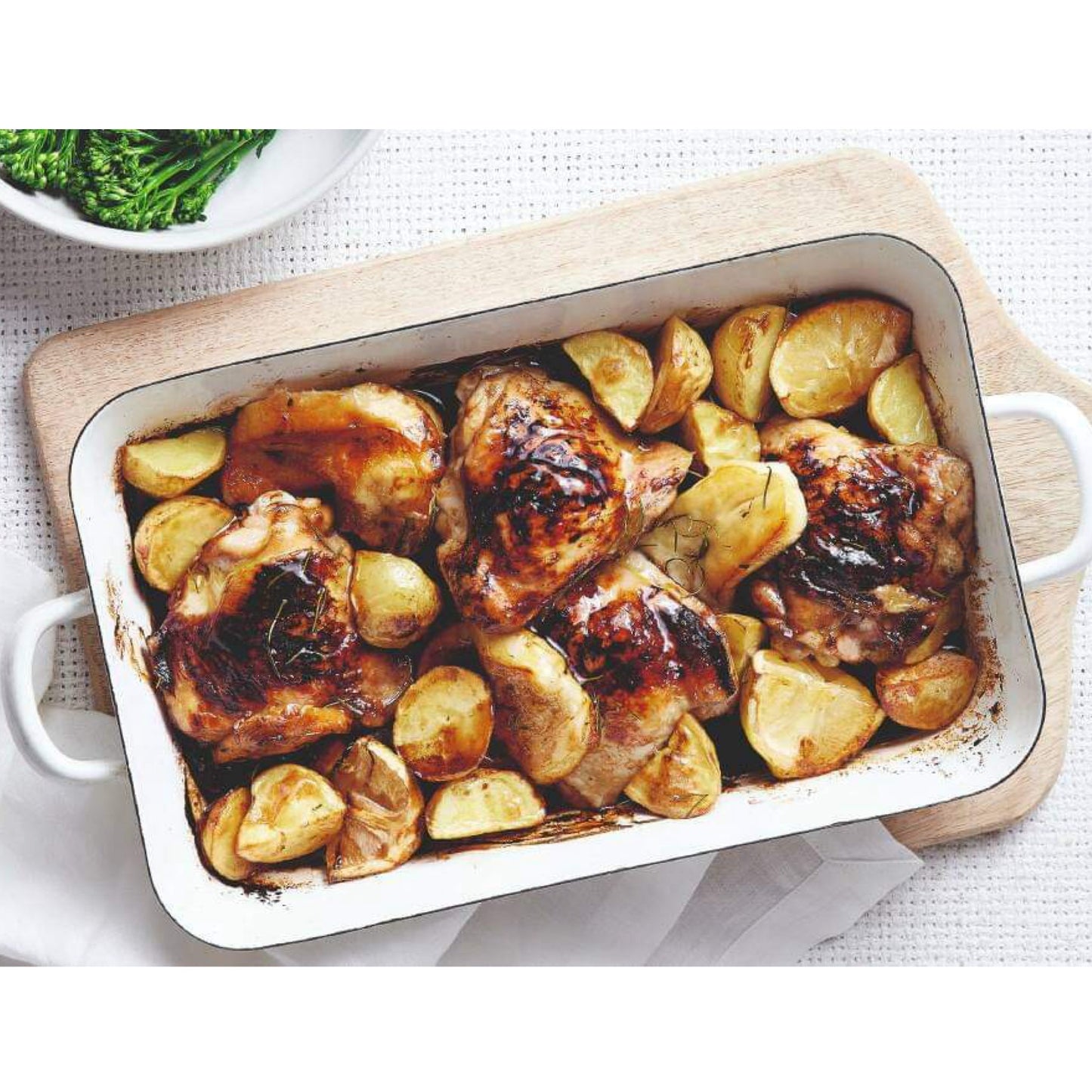 BOOKS & CO - The Vegemite Cookbook: Favourite recipes that taste like Australia