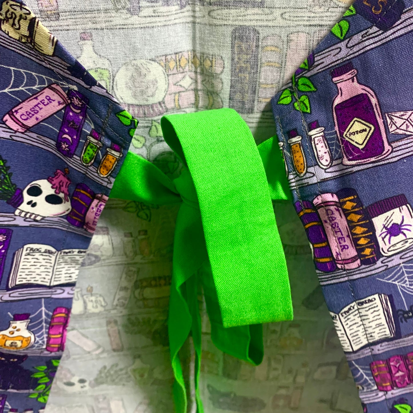 MUMMA WHOOPEE - "Potions & Poisons" HALLOWEEN APRON