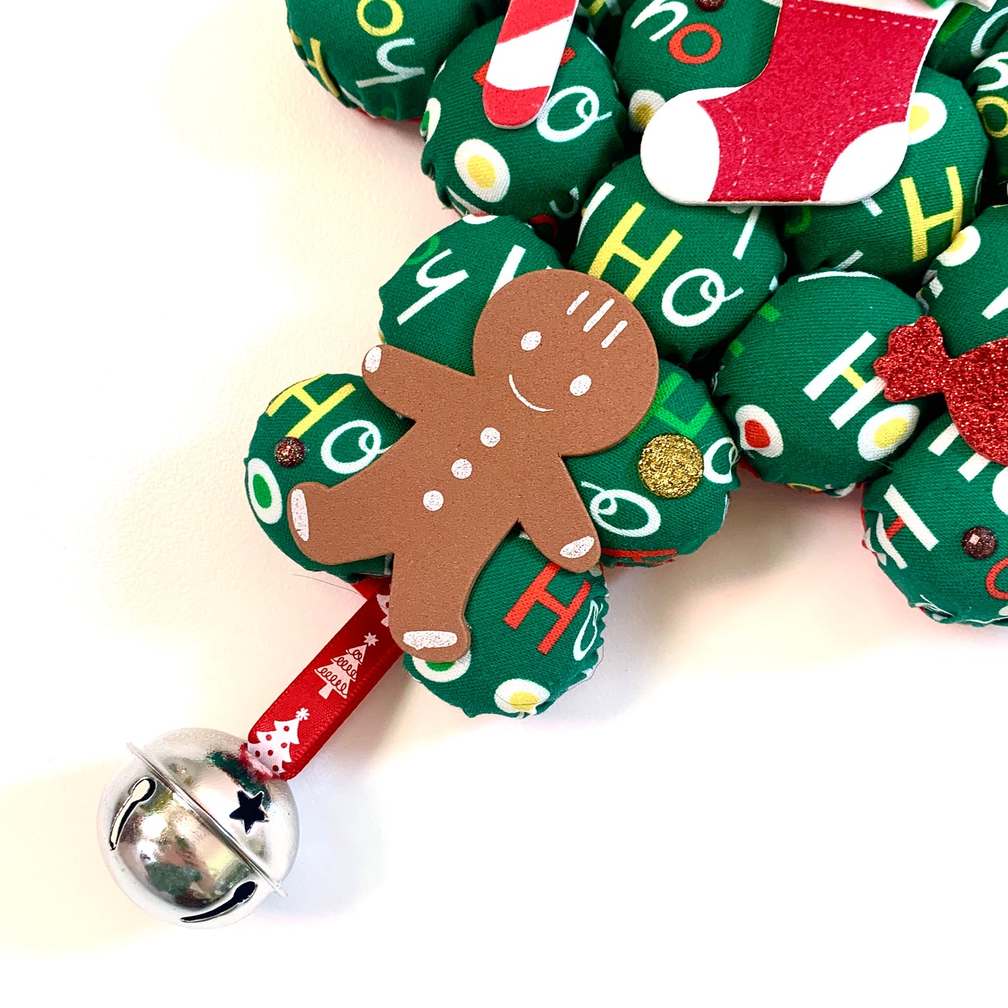 MUMMA WHOOPEE- "HO HO HO TREE"- SMALL BOTTLE TOP CHRISTMAS TREE WALL HANGING