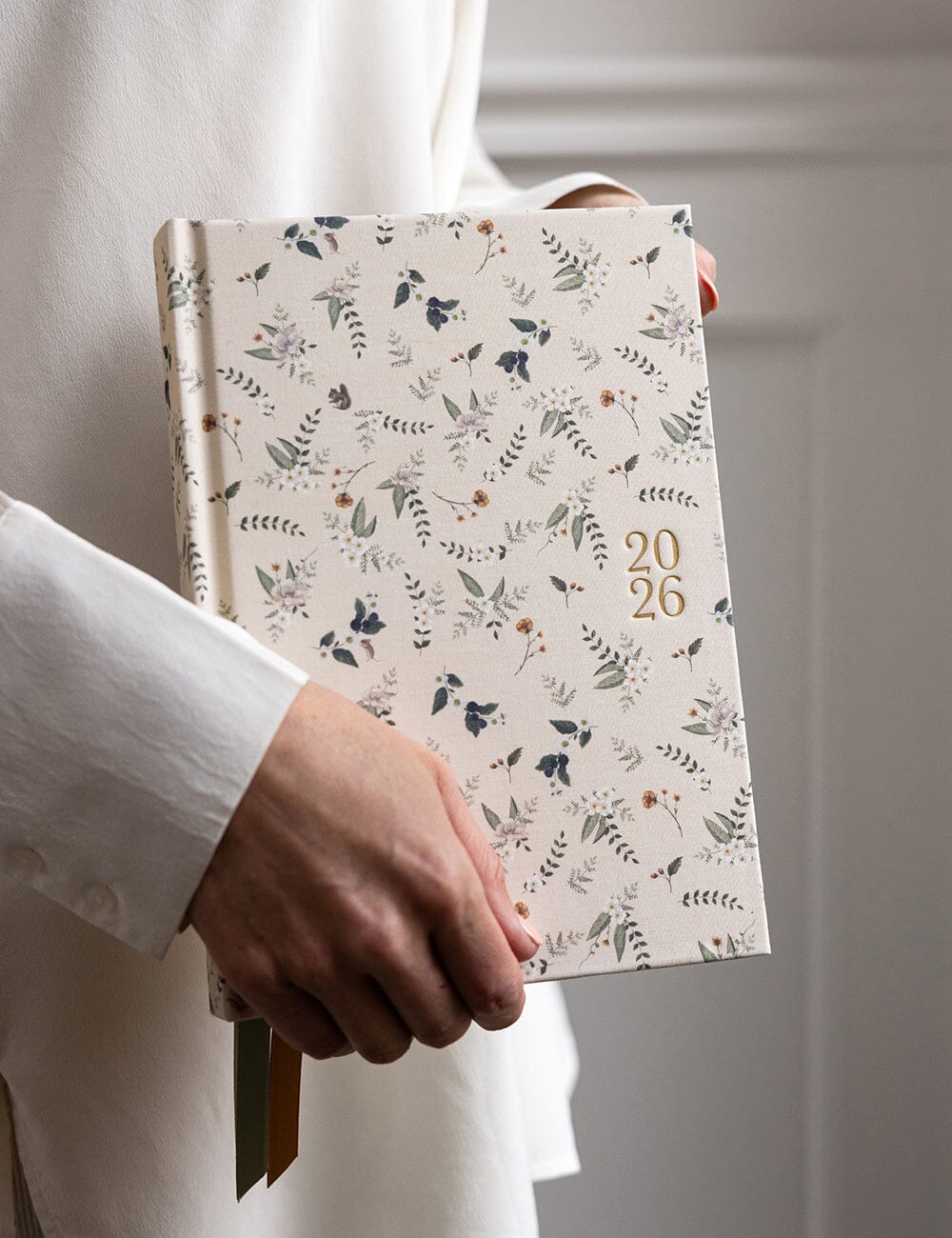 BESPOKE LETTERPRESS - 2026 Desktop Linen Bound Planner - Button Fern
