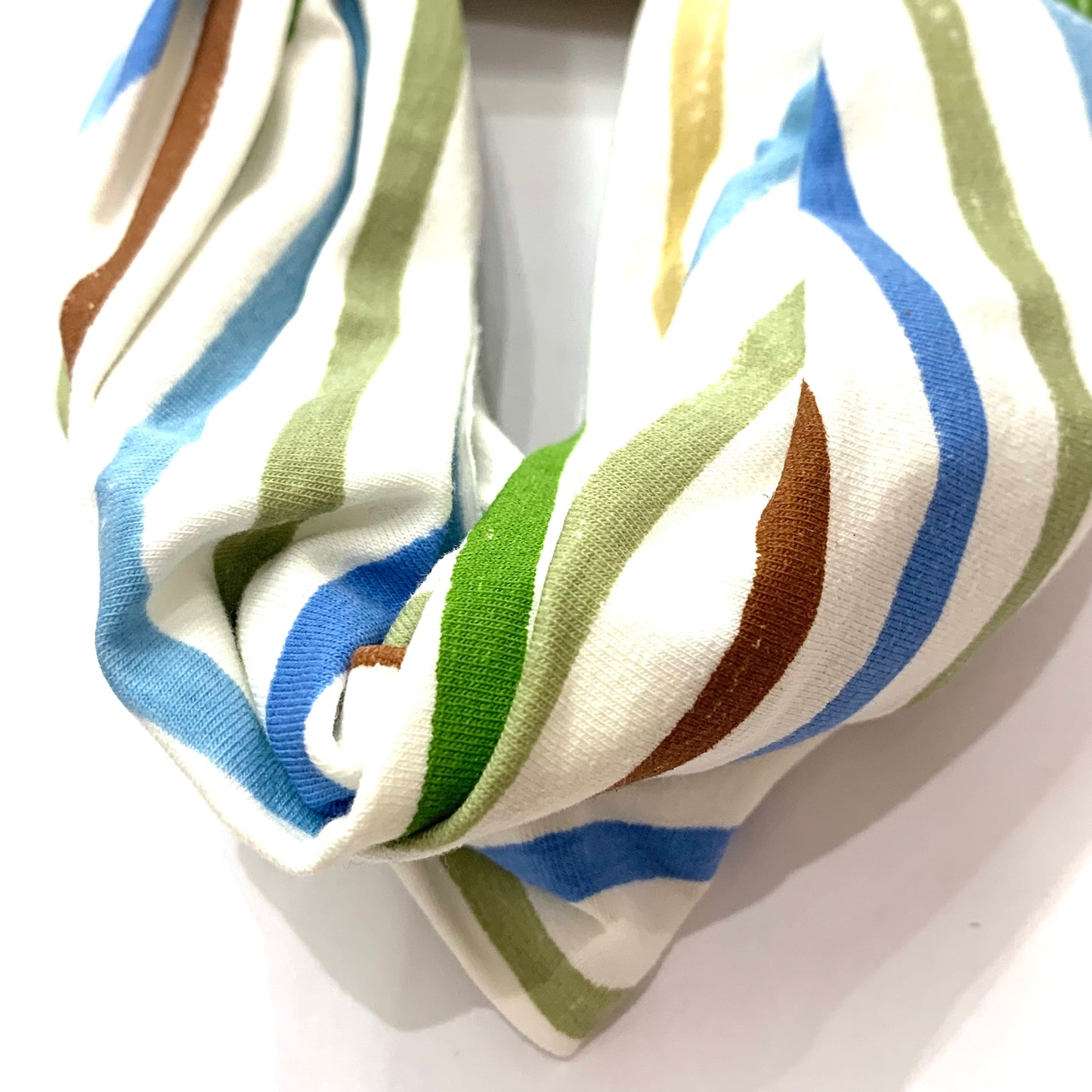 AUSSIE NECK SOCKS- White with Stripes