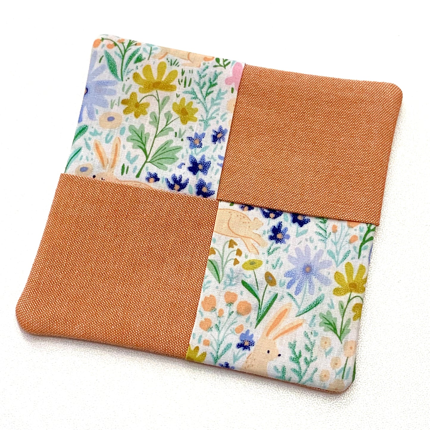 MUMMA WHOOPEE- SINGLE WINE GLASS SLIPPER/COASTERS- Bunny Meadow & Peach