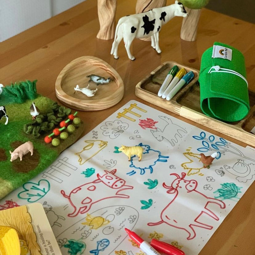 SCRIBBLE MAT- ORIGINAL- On the Farm Reusable Scribble Mat