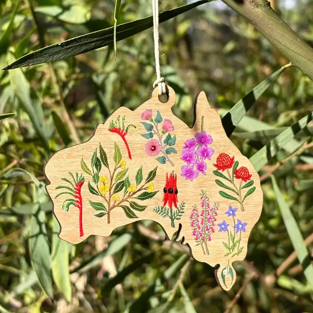 EARTH GREETINGS- Australia's Floral Emblems Cockatoo Wooden Decoration