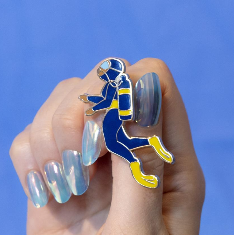 ERSTWILDER - "Diver Jamie" Enamel Pin - GREAT BARRIER REEF COLLECTION
