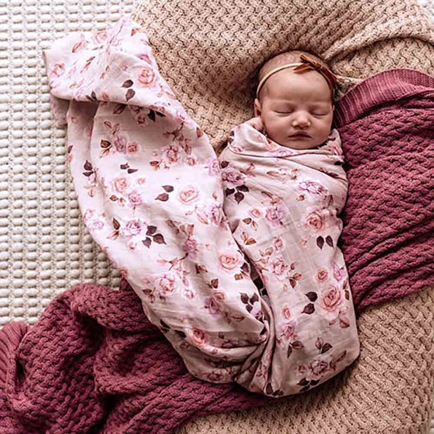 SNUGGLE HUNNY Blossom Organic Muslin Wrap