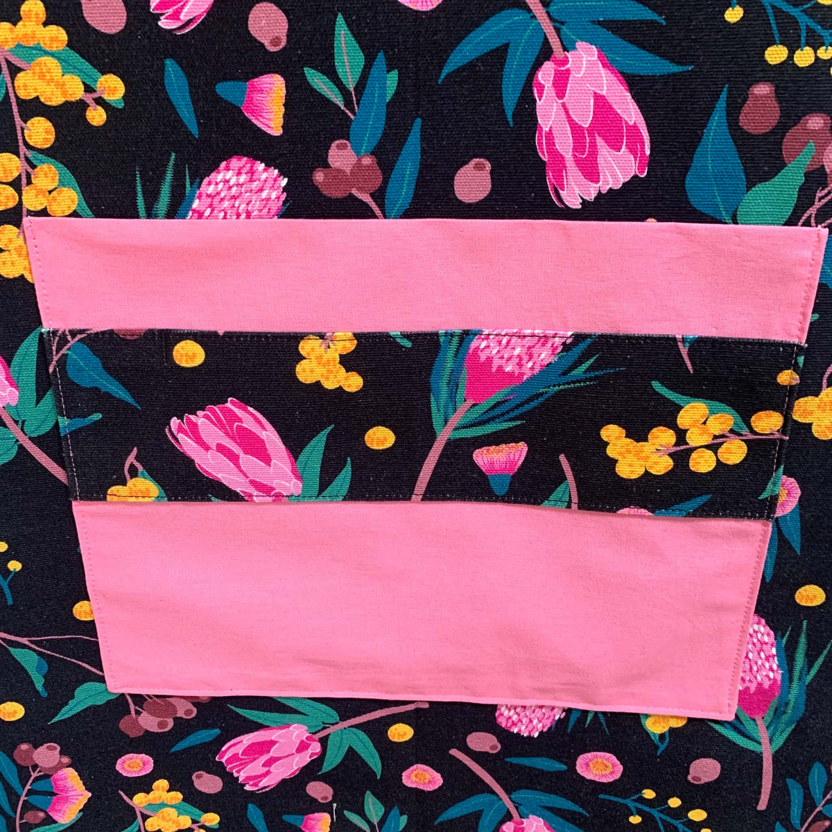 MUMMA WHOOPEE - "BUSH BLOSSOMS" Apron
