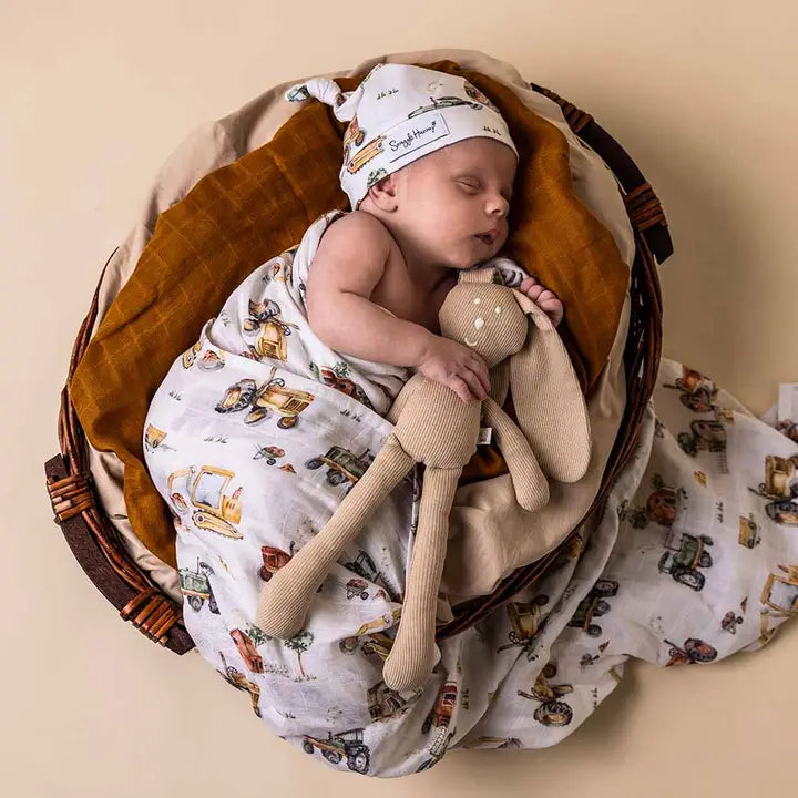 SNUGGLE HUNNY Diggers & Tractors Muslin Wrap