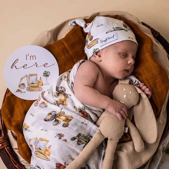 SNUGGLE HUNNY Diggers & Tractors Muslin Wrap