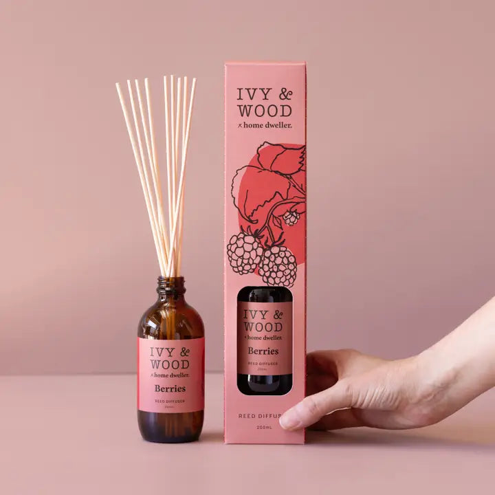 IVY & WOOD - Homebody Collection: Berry Room Reed Diffuser