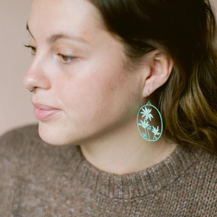 DENZ & CO- Midi Flannel Flower earrings in Green/White/Yellow - DANGLE EARRINGS
