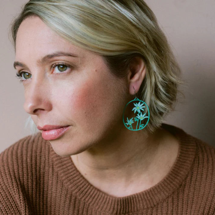 DENZ & CO- Midi Flannel Flower earrings in Green/White/Yellow - DANGLE EARRINGS