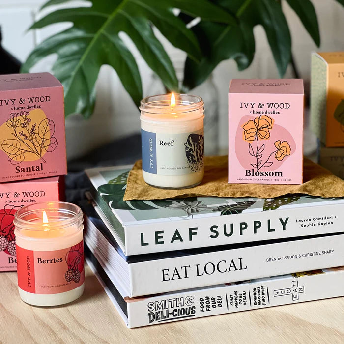 IVY & WOOD - Berries Scented Candle 'Homebody' Collection