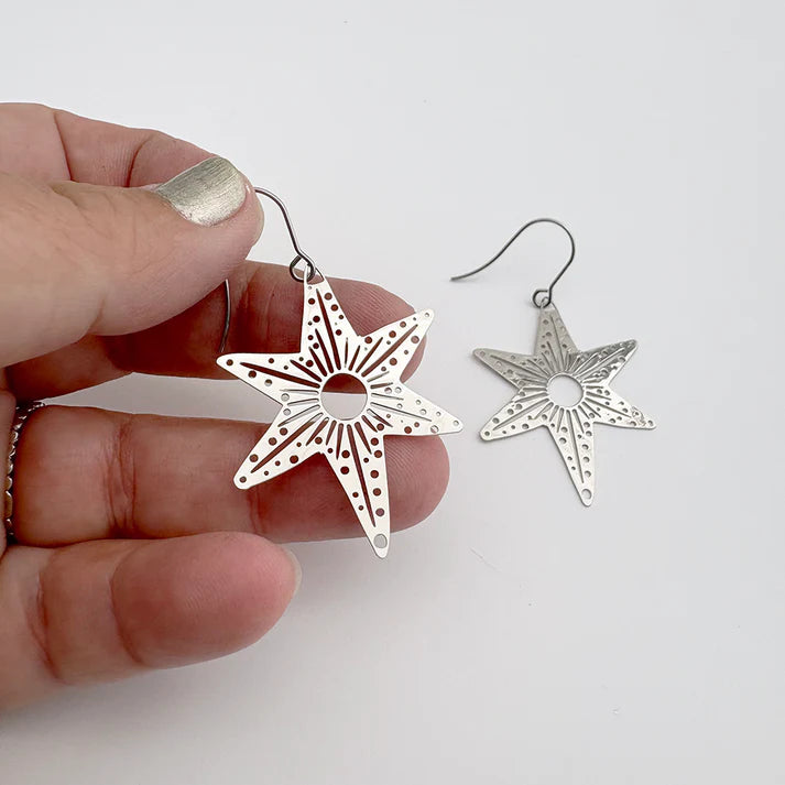 DENZ & CO- Midi Christmas Star earrings in Silver - DANGLE EARRINGS