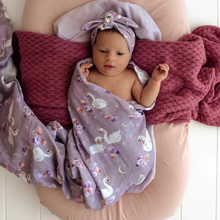 SNUGGLE HUNNY Swan Lake Muslin Wrap