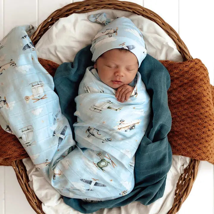 SNUGGLE HUNNY Taking Flight Organic Muslin Wrap