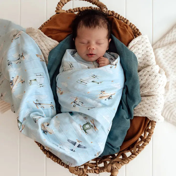 SNUGGLE HUNNY Taking Flight Organic Muslin Wrap