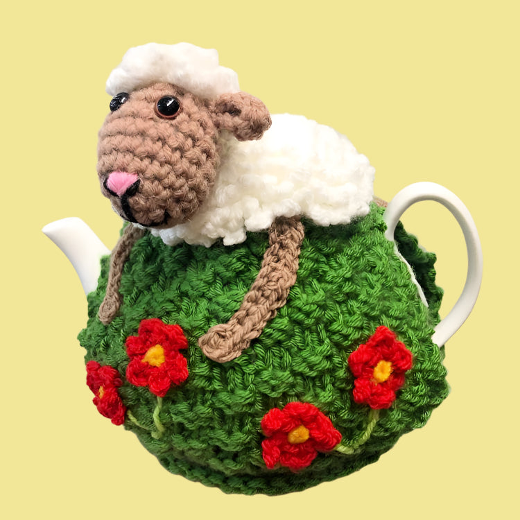 BEAKNITS- SHAUN THE SHEEP TEA COSY