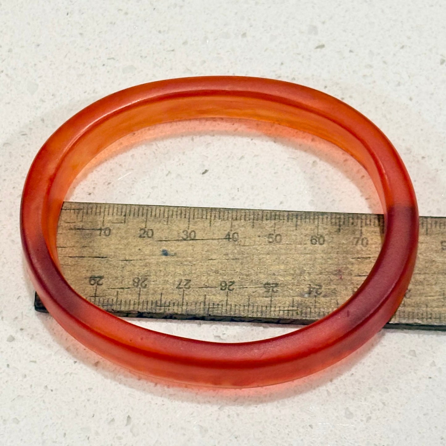 RAY BY DESIGN - Resin Bangle Red Oval