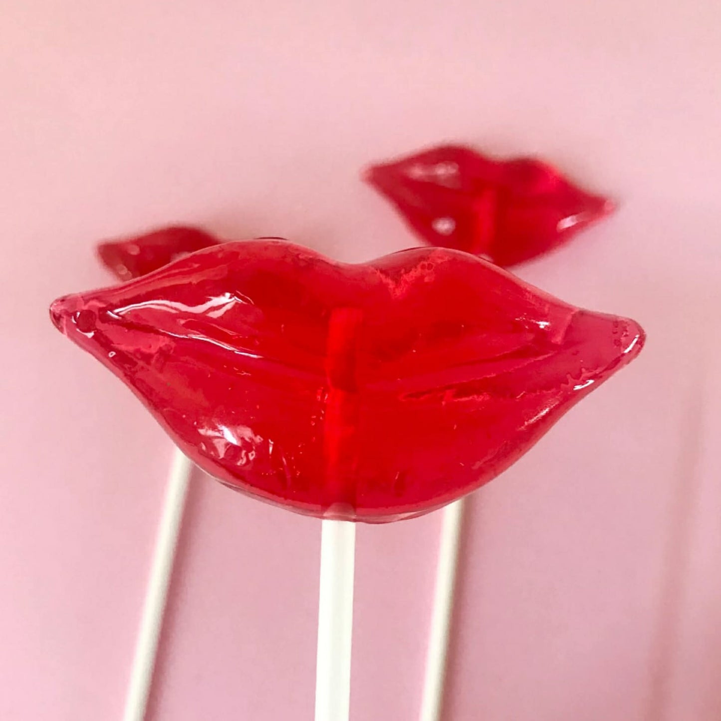 SWEETIE DARLING CANDY - Sweet Lips Lollipop Raspberry