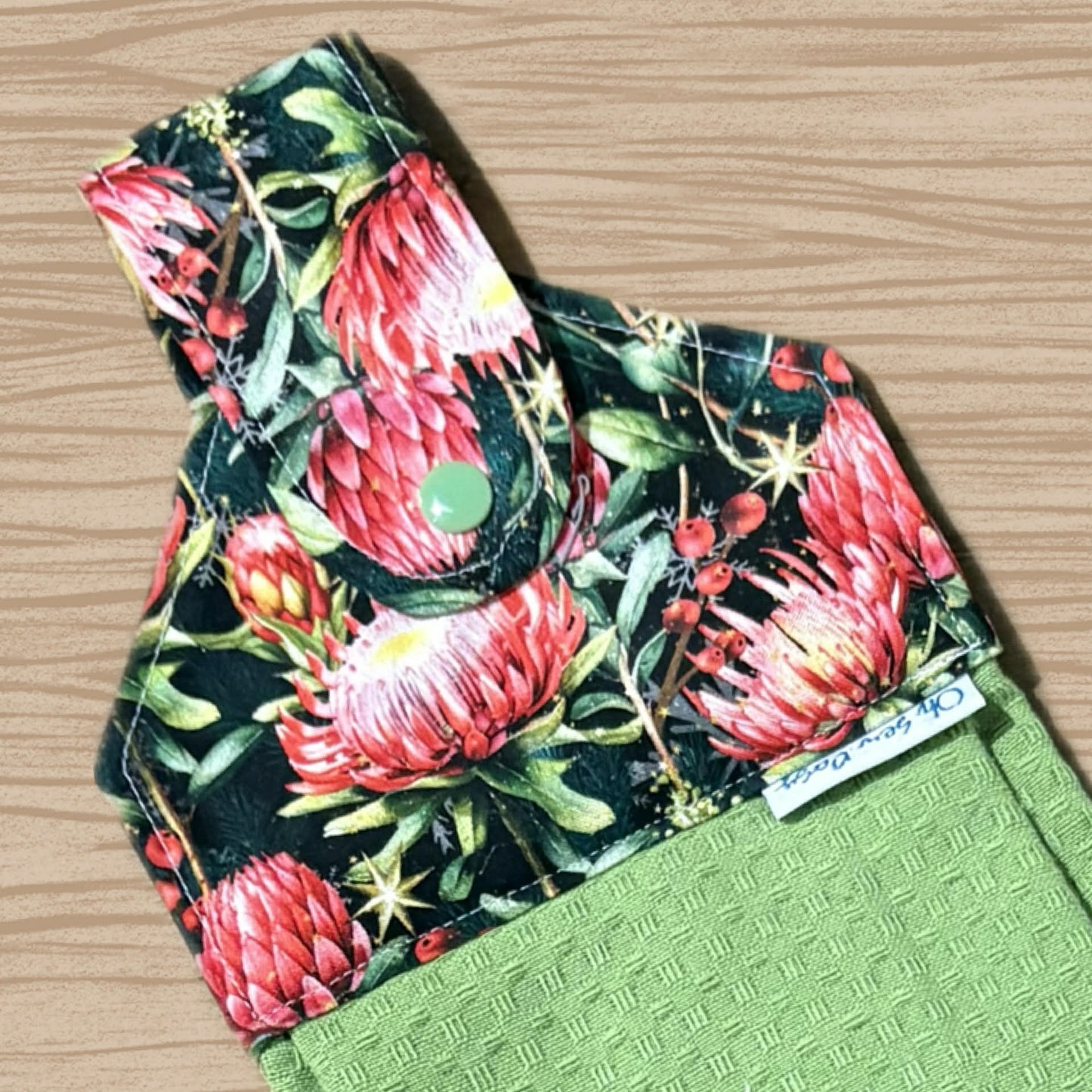 OH SEW ROSY: Hanging Towels - Christmas Floral