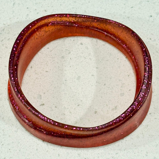RAY BY DESIGN - Resin Bangle Red Glitter Layers