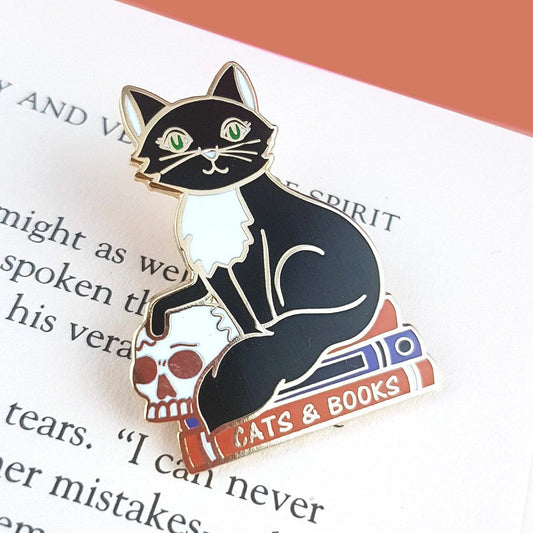 JUBLY-UMPH - "Cats and Books"- Lapel Pin