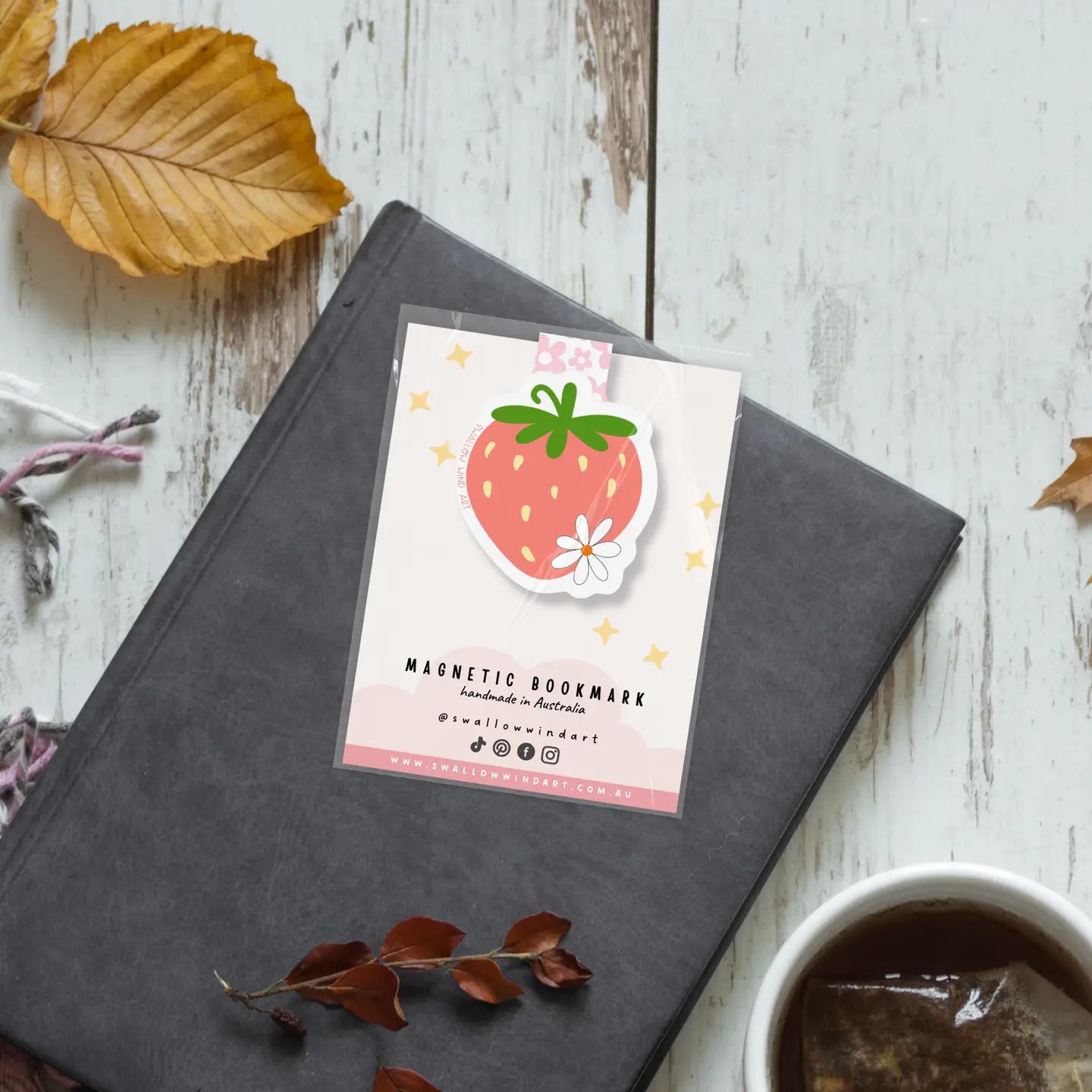 SWALLOW WIND ART - STRAWBERRY FLOWER - MAGNETIC BOOKMARK